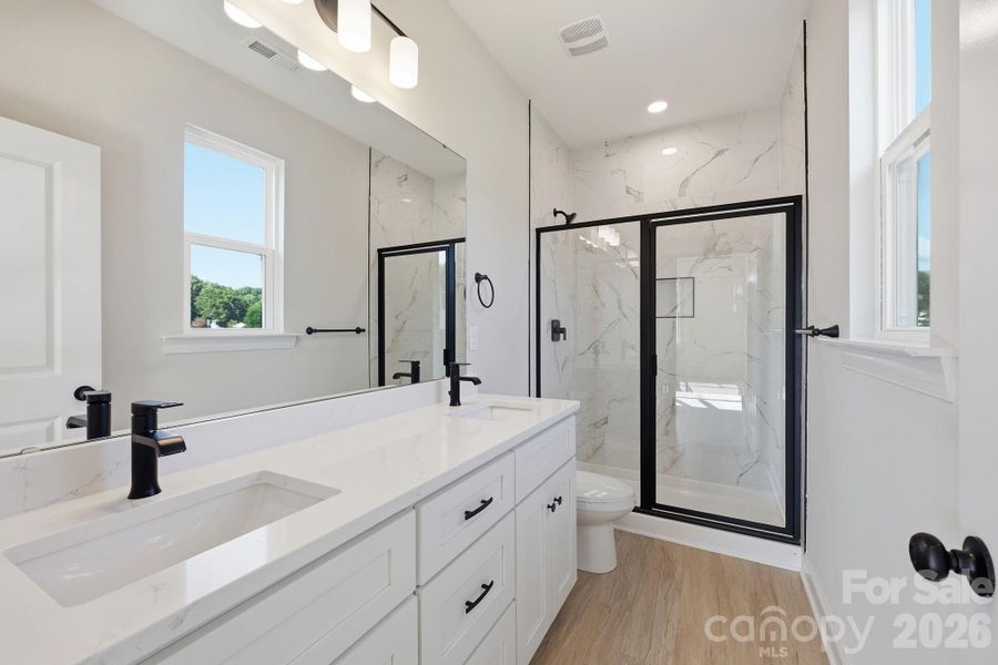 Primary En-Suite Bathroom Primary En-Suite Bathroom