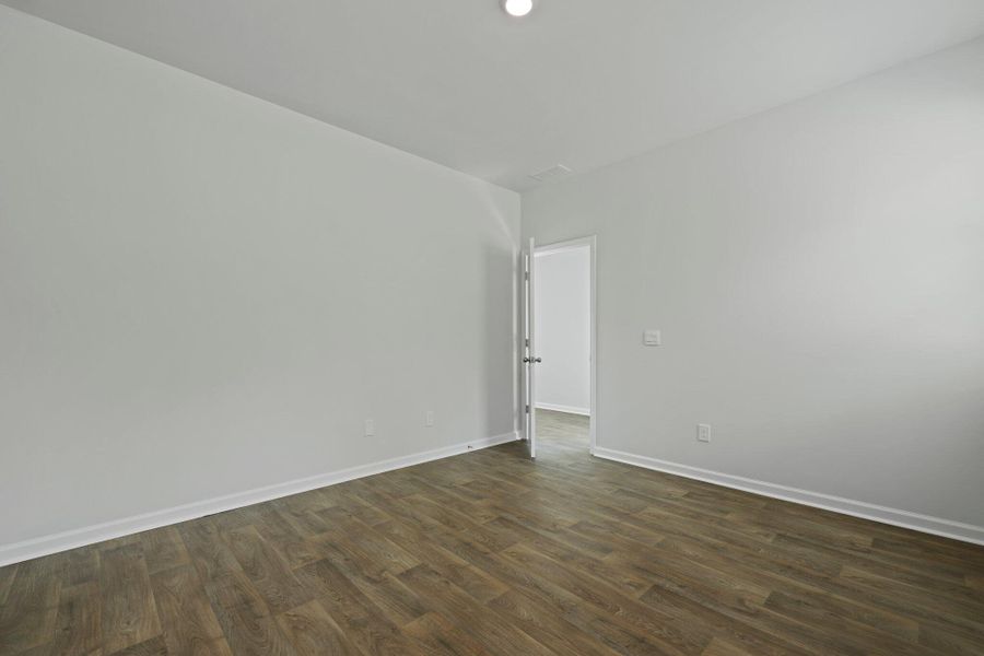 Spacious, unfurnished interior of a new home in Hillcrest, Ravenel (Image 16).
