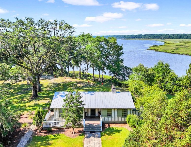 Image 86 of a home in .
