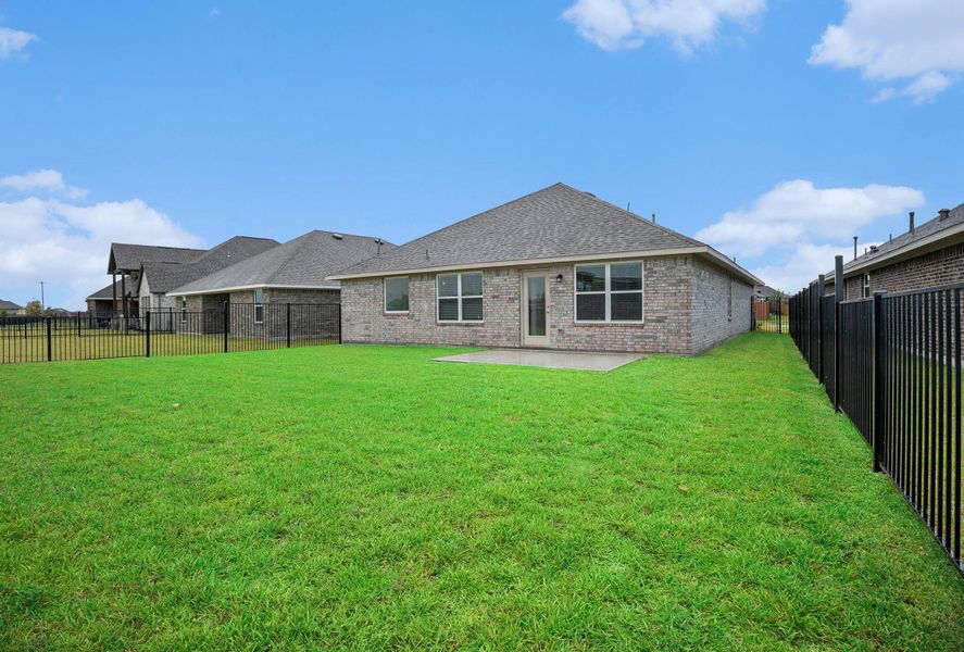 Exterior details and patio area of a home in Lago Mar, Texas City (Image 2). Exterior details and patio area of a home in Lago Mar, Texas City (Image 2).