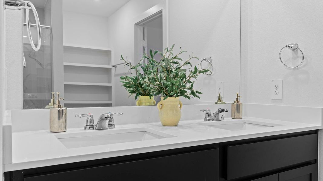 Close-up of interior finishes inside a home in Evergreen, Rosenberg (Image 20).