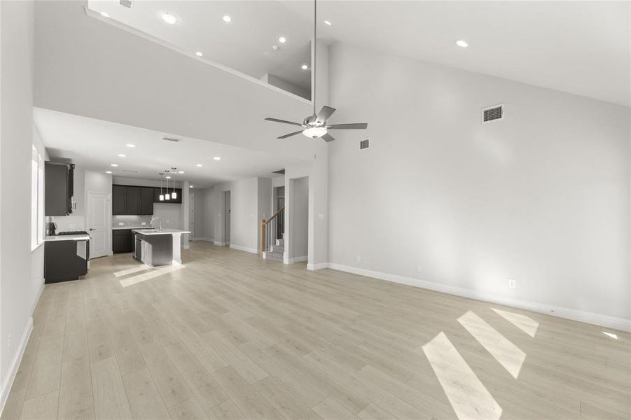 2904 Hanscom  Family 2