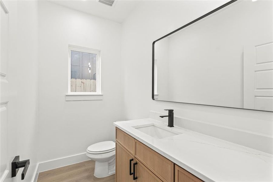 Furnished interior view inside a new home in , Dallas (Image 9).