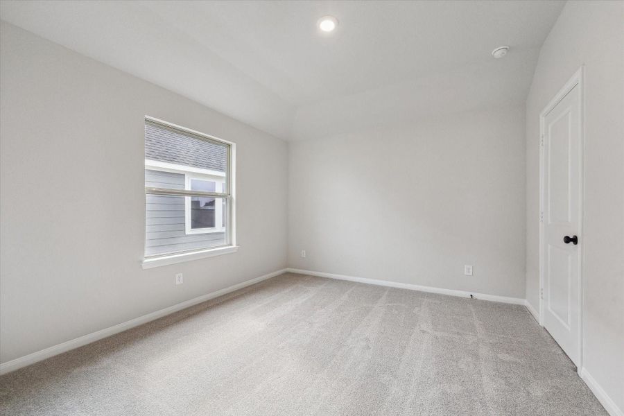 Spacious, unfurnished interior of a new home in Elyson, Katy (Image 25).