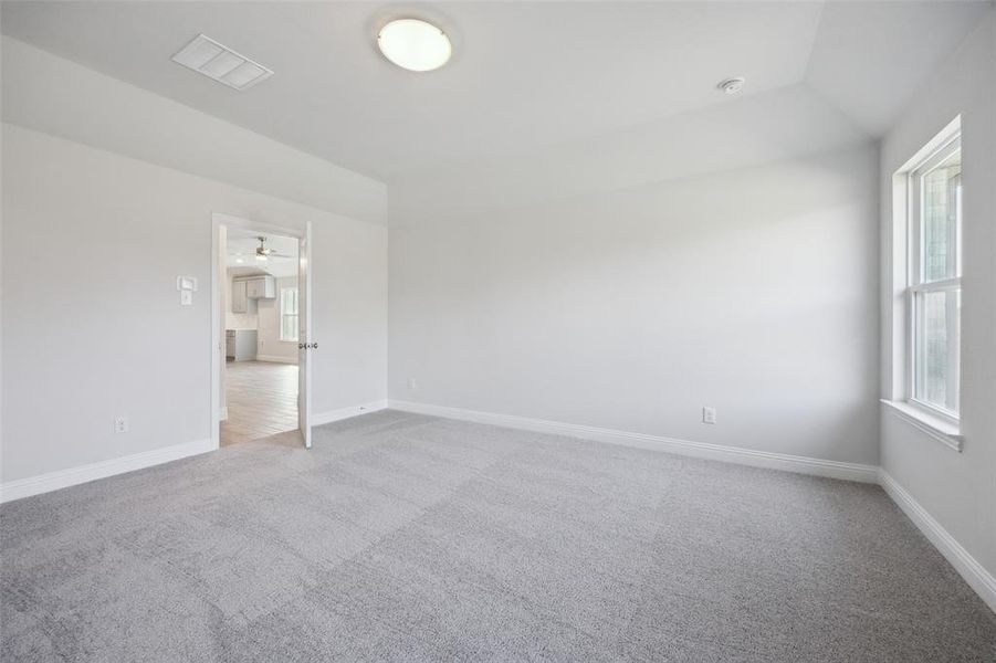 Spacious, unfurnished interior of a new home in Sicily, Princeton (Image 9).