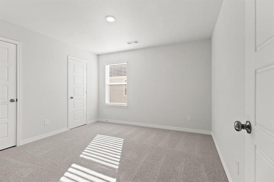 Spacious, unfurnished interior of a new home in Retreat at Fossil Creek, Fort Worth (Image 15).