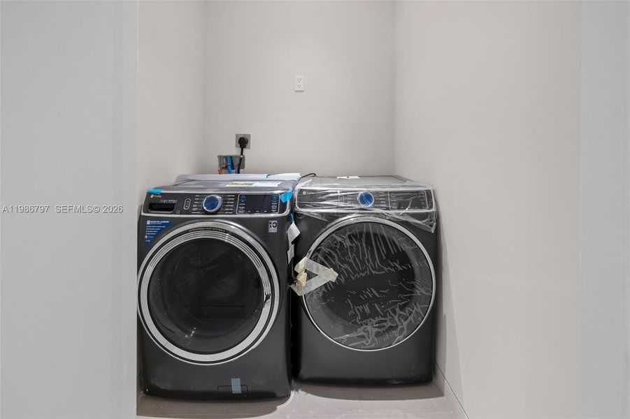Laundry Room In Garage