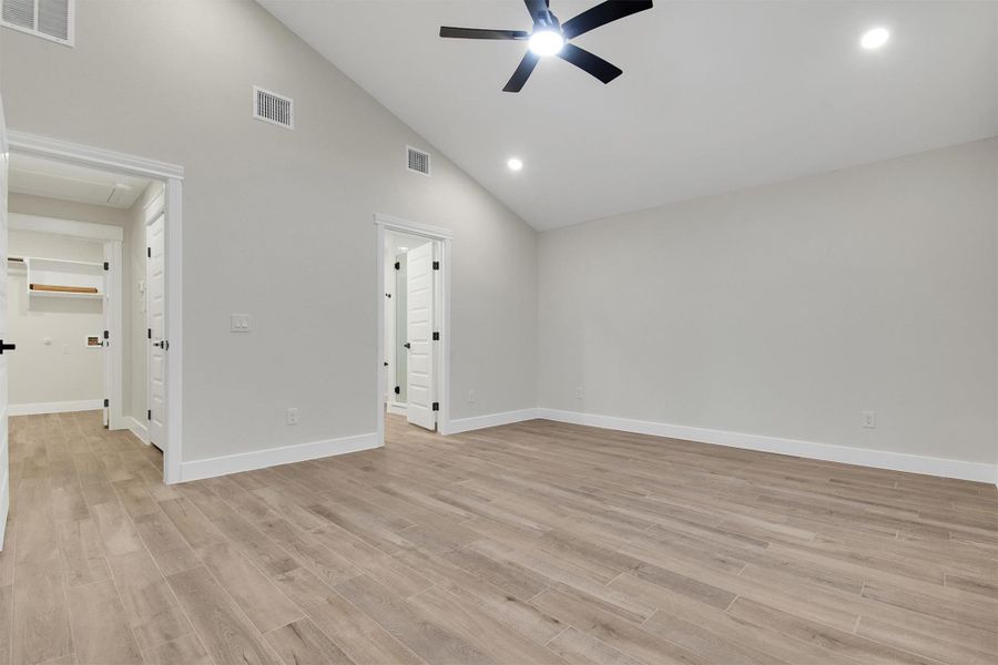 Spacious, unfurnished interior of a new home in , Bastrop (Image 22).