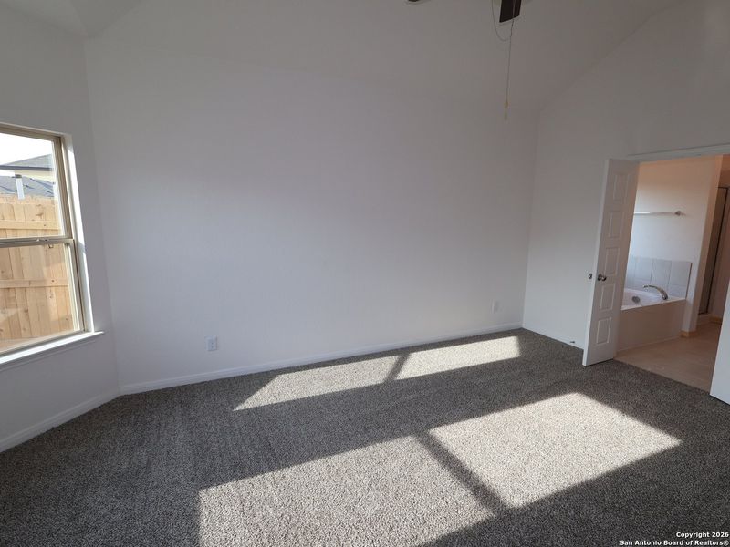 Spacious, unfurnished interior of a new home in Park Place, New Braunfels (Image 37).