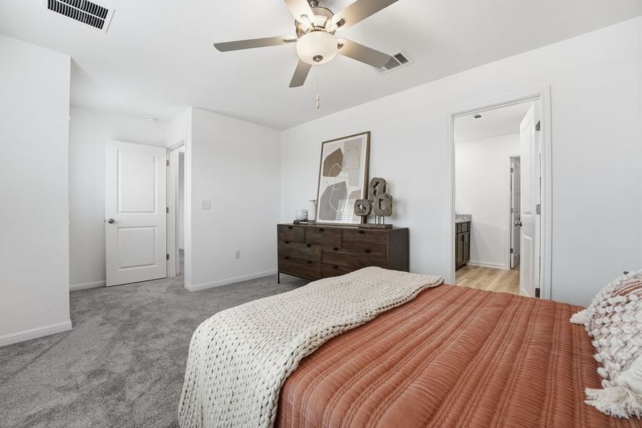 Furnished interior view inside a new home in Longview, Del Valle (Image 11).