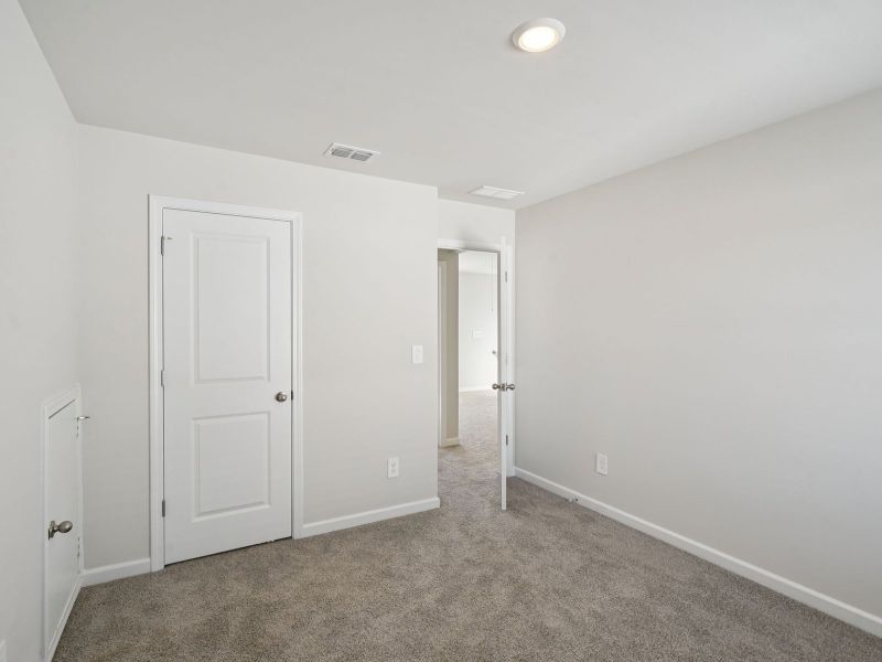 Spacious, unfurnished interior of a new home in Avalon - Reserve Series, Conyers (Image 17).