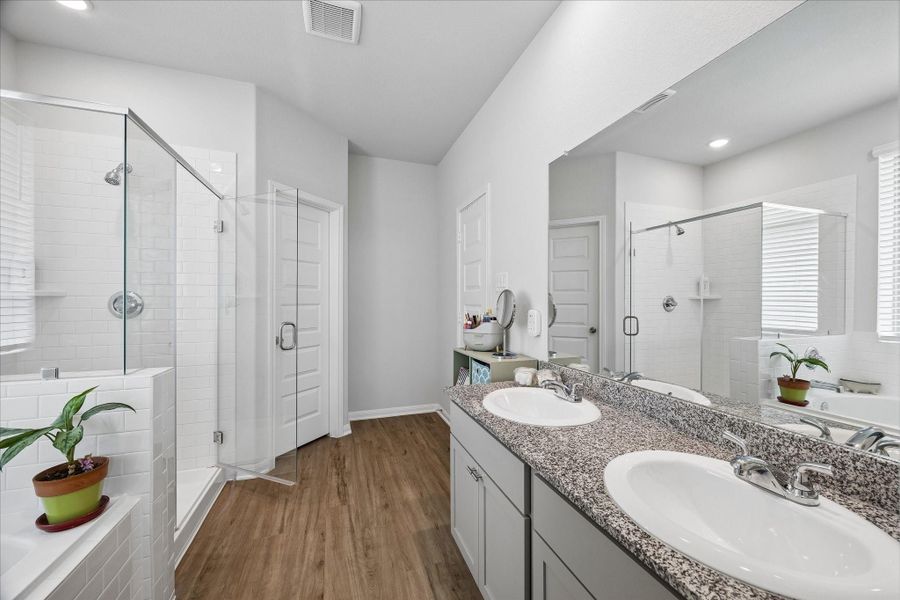 Furnished interior view inside a new home in Magnolia Springs, Montgomery (Image 15).