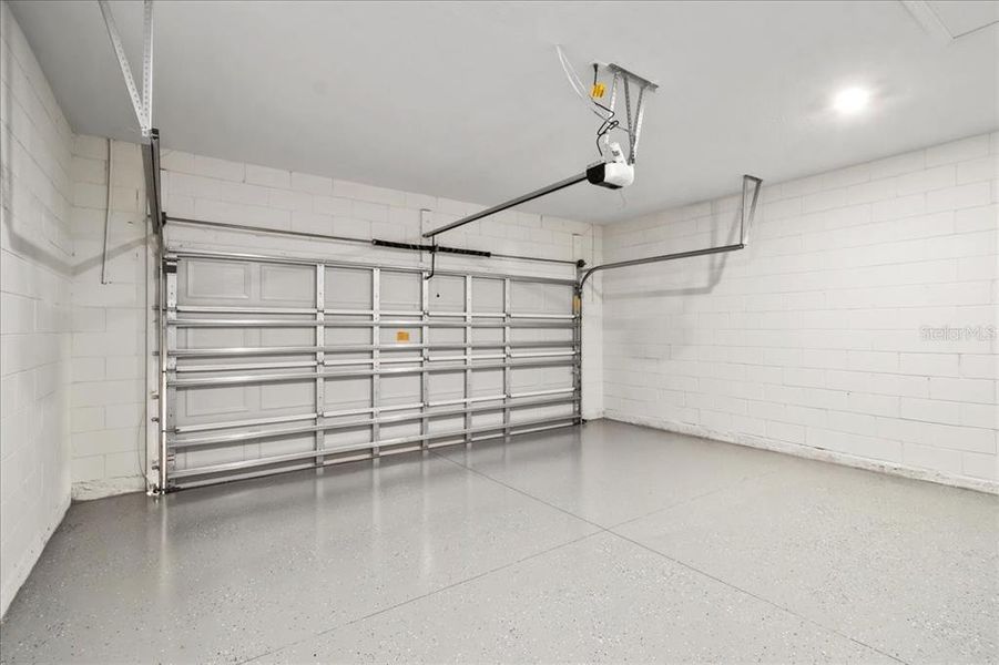 Spacious, unfurnished interior of a new home in , Citrus Springs (Image 47).