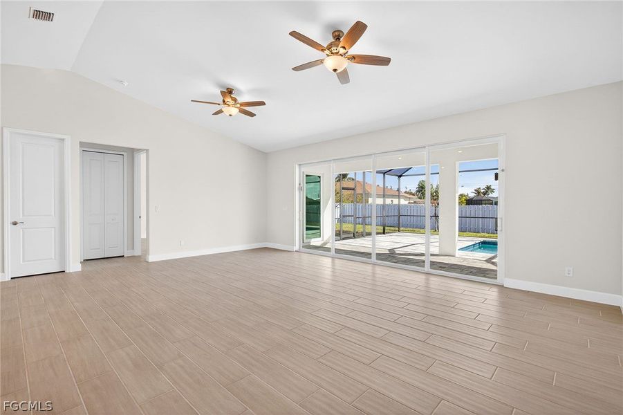Spacious, unfurnished interior of a new home in Cape Coral, Cape Coral (Image 22).