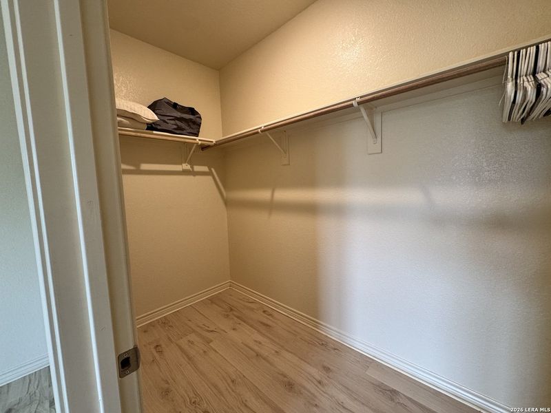 Spacious, unfurnished interior of a new home in , Seguin (Image 14).