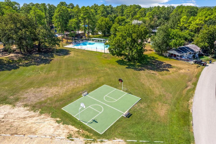 Community amenities in , Willis (Image 30).