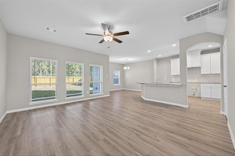 Spacious, unfurnished interior of a new home in Woodland Lakes, Houston (Image 33).
