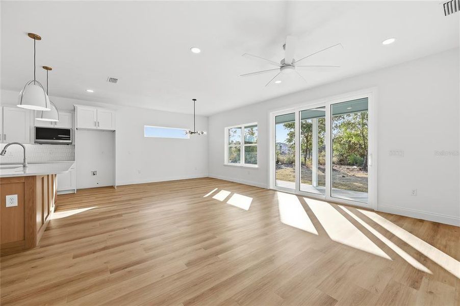 Spacious, unfurnished interior of a new home in , Gainesville (Image 13).