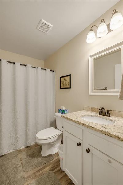 Furnished interior view inside a new home in , Abilene (Image 9).