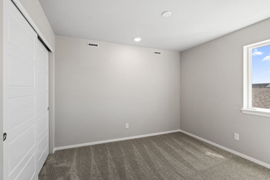 Spacious, unfurnished interior of a new home in Wolf Creek Run West, Strasburg (Image 19).