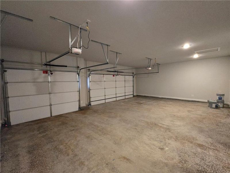 Spacious, unfurnished interior of a new home in Pinecrest Ridge, Dacula (Image 9).