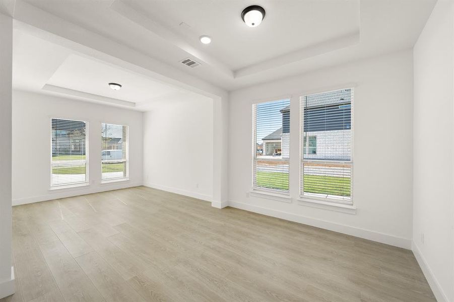 516 Burtin-  Flex SPace-2