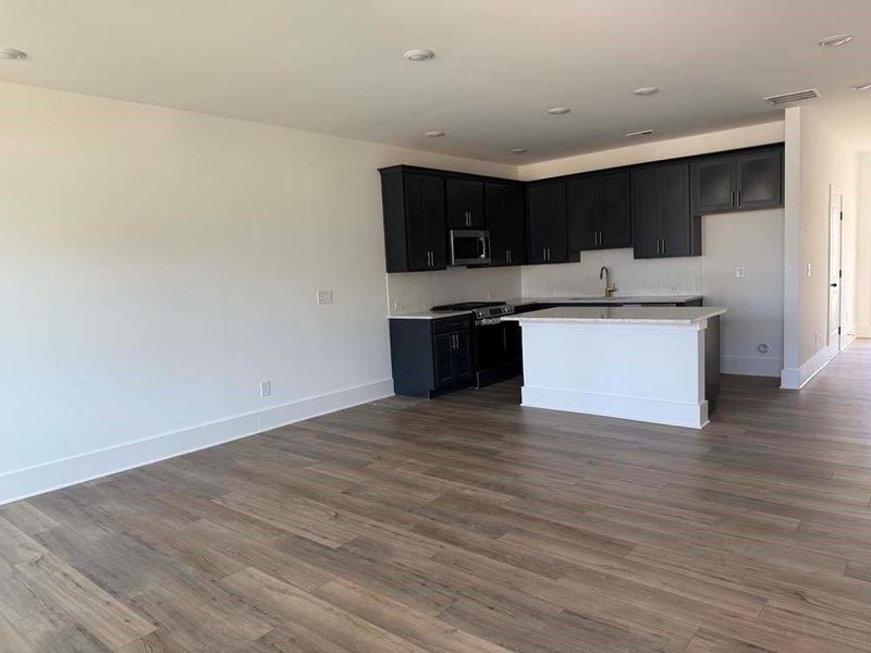 Spacious, unfurnished interior of a new home in Park Vue, Atlanta (Image 29). Spacious, unfurnished interior of a new home in Park Vue, Atlanta (Image 29).