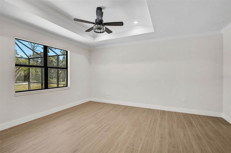 Spacious, unfurnished interior of a new home in , Rotonda West (Image 36).
