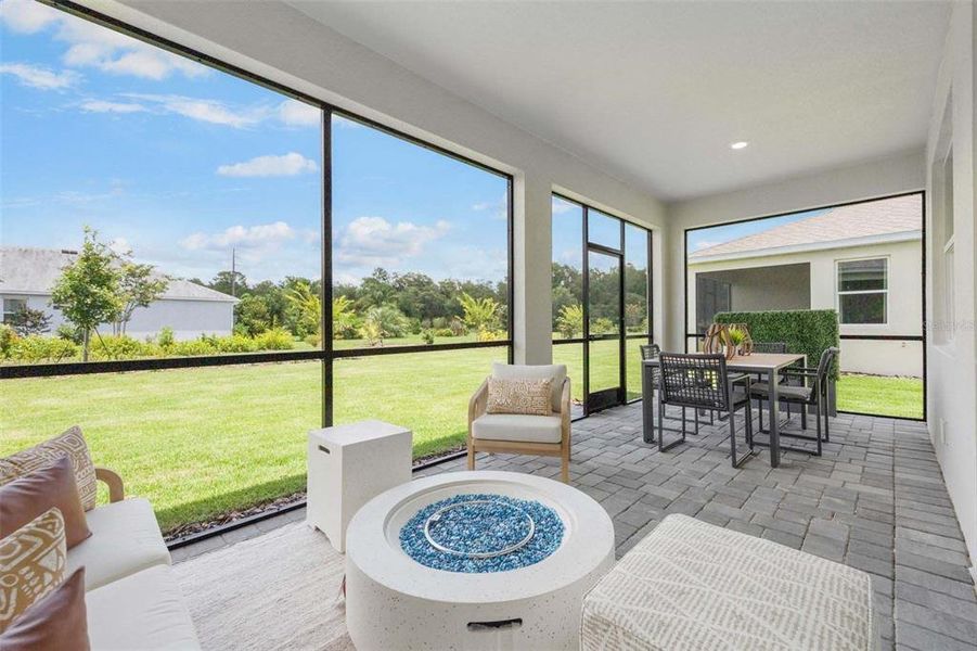 Exterior details and patio area of a home in Lakes of Mount Dora, Mount Dora (Image 20).