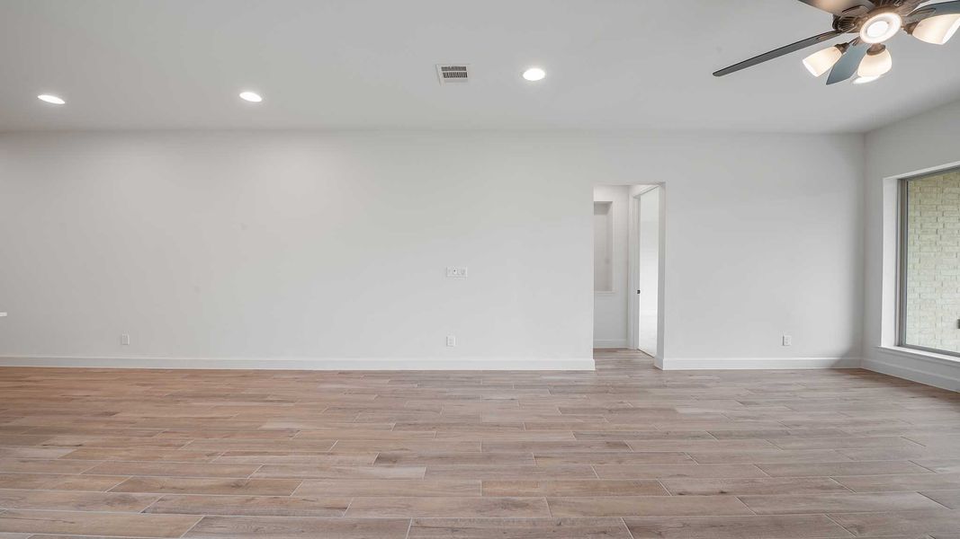 Spacious, unfurnished interior of a new home in Meraki, Forney (Image 12).