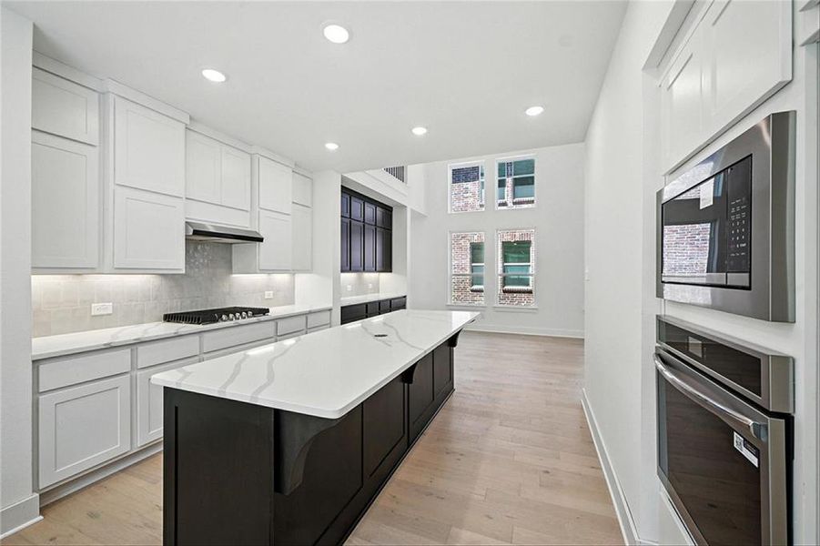 811SunflowerTrailANGECM004 811SunflowerTrailANGECM004