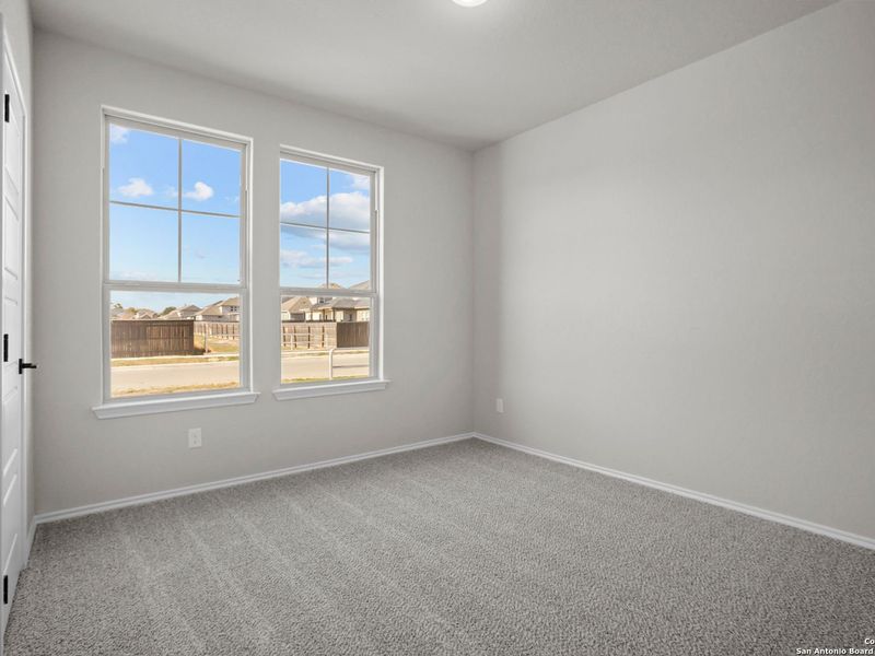 Spacious, unfurnished interior of a new home in Hannah Heights, Seguin (Image 28).