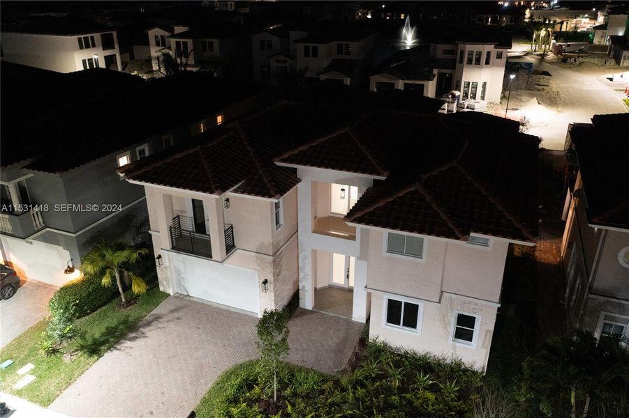 Photo 82 Photo 82