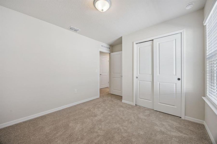 Spacious, unfurnished interior of a new home in , Winter Garden (Image 14).