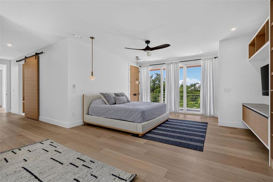Furnished interior view inside a new home in , Sarasota (Image 51).