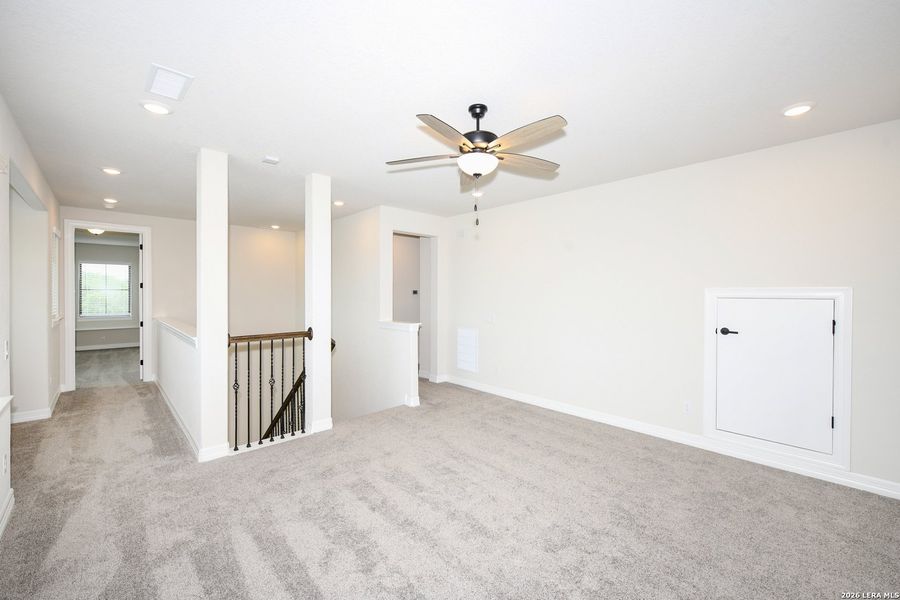 Spacious, unfurnished interior of a new home in Nolte Farms, Seguin (Image 34).