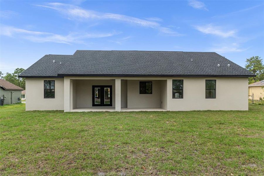 Exterior details and patio area of a home in , Weeki Wachee (Image 23).