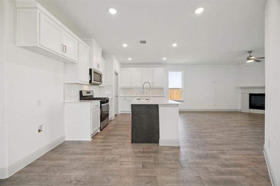 Spacious, unfurnished interior of a new home in Sicily, Princeton (Image 23).