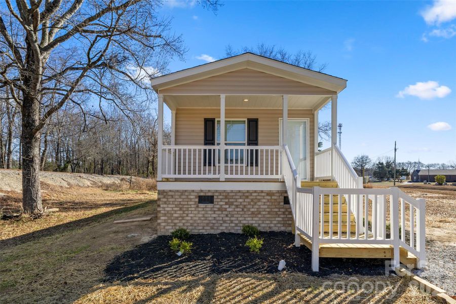 Exterior details and patio area of a home in , Heath Springs (Image 19).