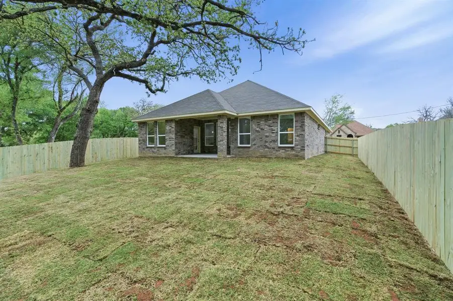 Exterior details and patio area of a home in , Weatherford (Image 3). Exterior details and patio area of a home in , Weatherford (Image 3).