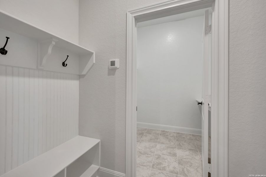 Spacious, unfurnished interior of a new home in Davis Ranch 50', San Antonio (Image 28).