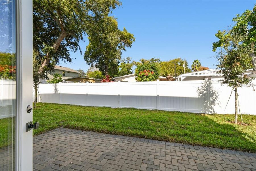Exterior details and patio area of a home in City of Tampa, Tampa (Image 4).