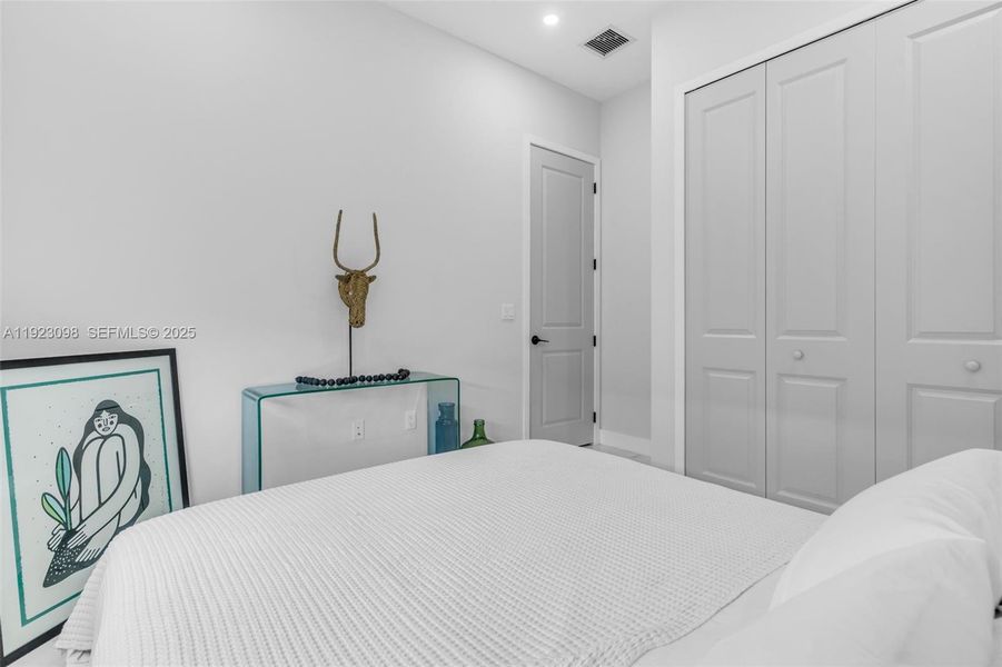 Furnished interior view inside a new home in , Hialeah (Image 5).