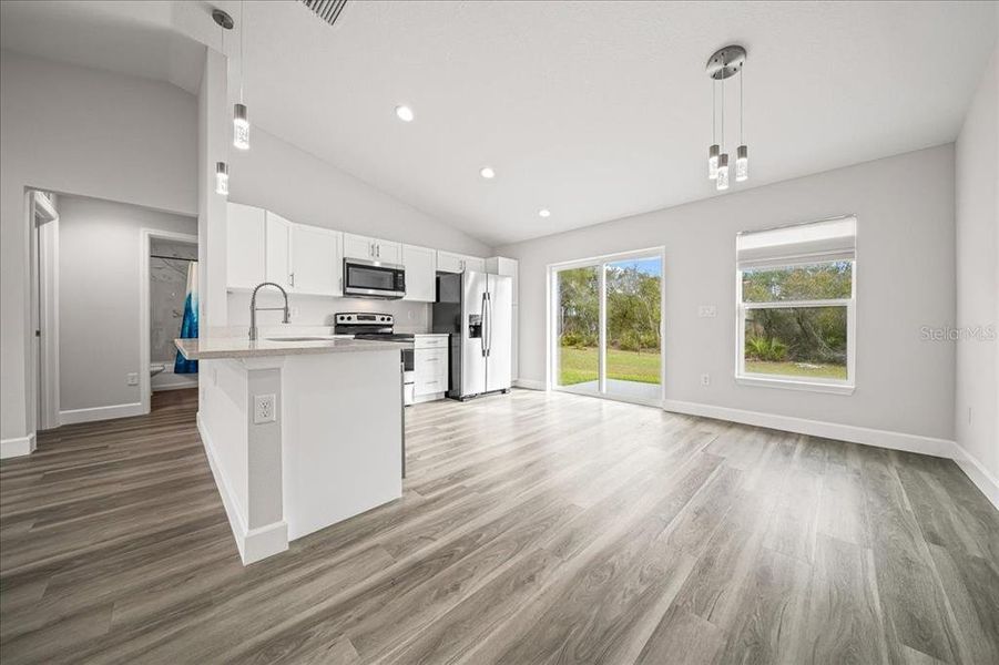 Spacious, unfurnished interior of a new home in , Ocala (Image 29).