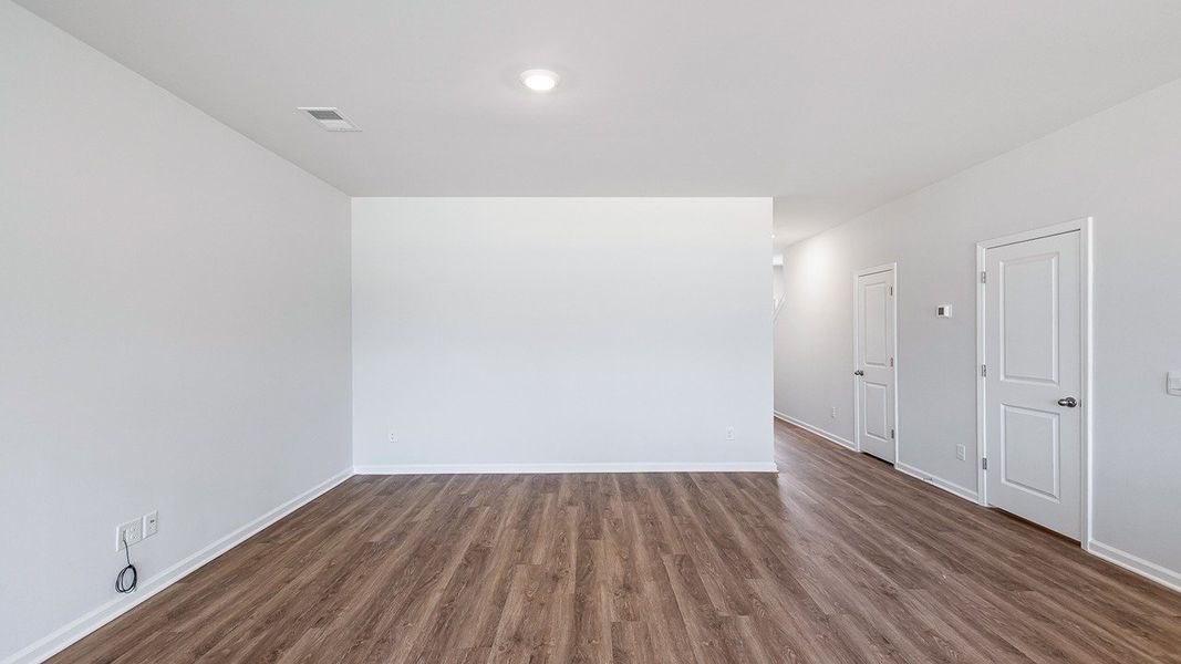 Spacious, unfurnished interior of a new home in Marion Village, Santee (Image 12).