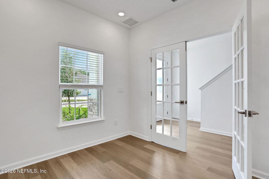 Spacious, unfurnished interior of a new home in , Orange Park (Image 7).