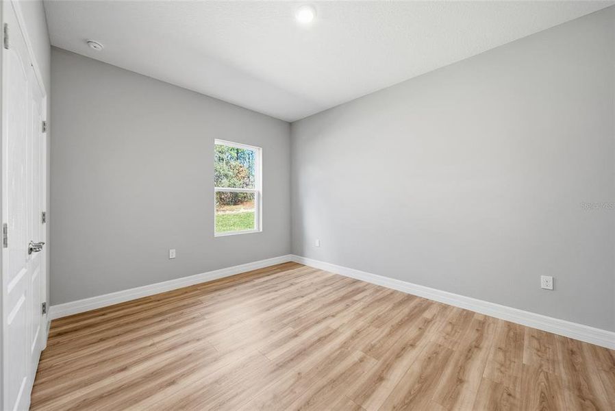 Spacious, unfurnished interior of a new home in , Homosassa (Image 16).