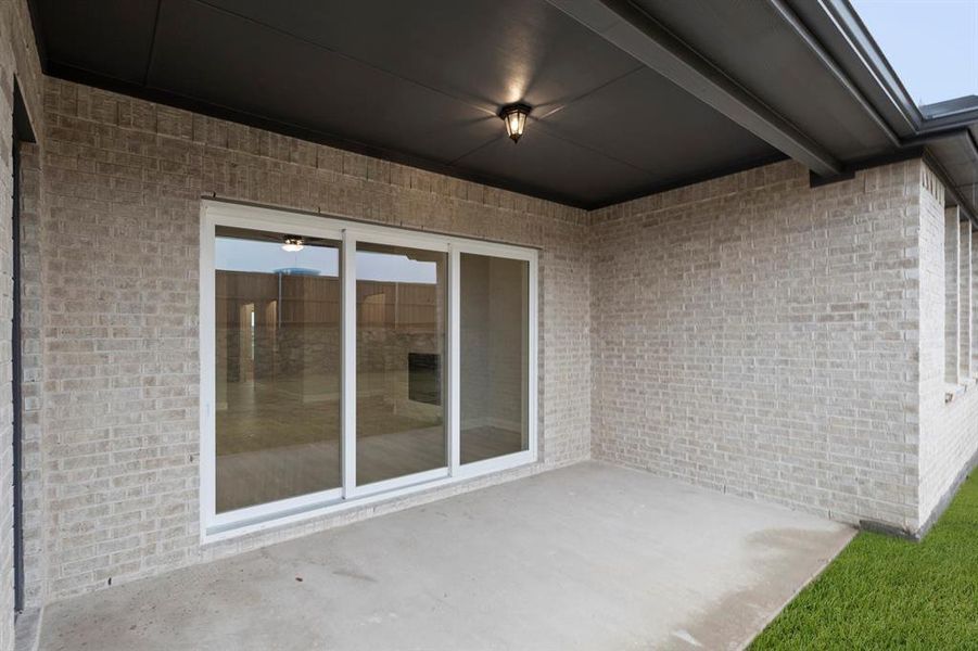 25. 2101 Clairmount - Patio