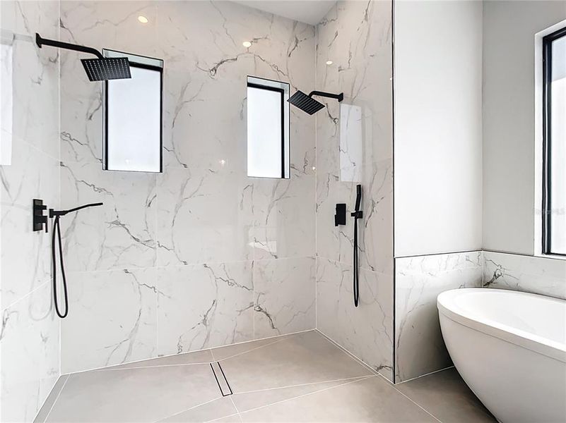 Spacious, unfurnished interior of a new home in , Englewood (Image 31).