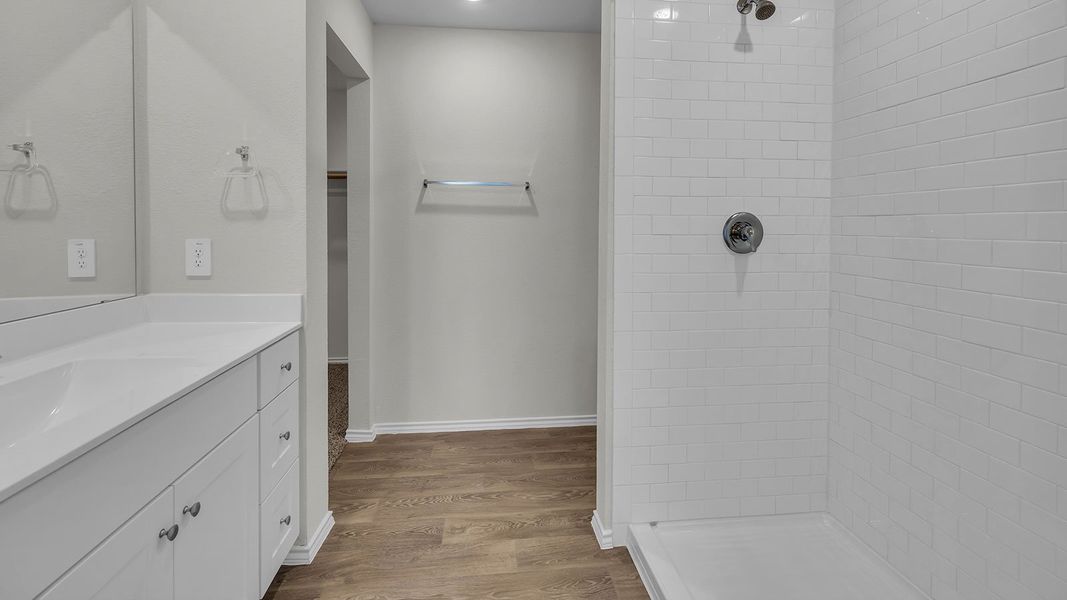 Image 31 representing the The Davis by D.R. Horton in Ladera, Luling, TX.